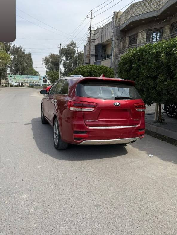 "بيع  مستعجل"
​
​للبيع: كيا سورنتو 2016 SX (أعلى فئة) - السعر 173 ورقة (قابل للتفاوض للجادين)
​الحالة: وارد أمريكي، حادث سطحي (بدون دواخل أو شواصي - فحص سونار موجود).
​الرقم: بغداد دولي (مشروع وطني) - تحويل مباشر.
​المحرك: 6 سلندر، 7 راكب، دفع رباعي (4WD).
​المميزات: بانوراما، شاشة كبيرة (CarPlay)، كشنات جلد (خزن ميموري/تدفئة)، سماعات Infinity، تبريد 3 قطع، نظام ترحيب، مرايا شفط.
​الممشى: 92 ألف ميل (حقيقي).
​ملاحظة: السيارة نظيفة جداً وجاهزة من كل النواحي. البيع مستعجل بسبب ظروف خاصة.
​المكان:  بابل . مركز الحله
​للاتصال: ***********
