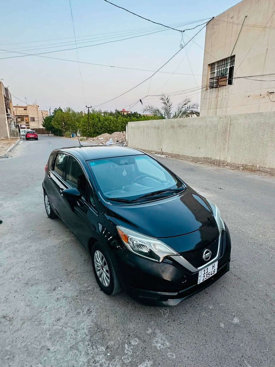 للبيع نيسان فيرسه نوووت 2018
رقم بغداد الجديد 
هزه سنويه جديده بأسمي 
محرك 1600 مكفوول 8 نوزل
كير اوتوماتيك مكفوول
صدر نظيف 
تخم تاير جديد 
باتري جديد 
ماشيه 100
تحكمات ستيرن 
شاشه وكامره 
داخل جديد على وظع الشركه
 سبيره وعدته وكتلوكاته ممستخدمه ابدد
ليبل واحد السياره بدون تبديل نهائياً 
كفااااله عامه منل ضرر والصبغ 
سياره جاهزه ونظيفه خاليه من كل نقص 
السعر 86 ورقه 
مكاني الغزاليه 
***********
