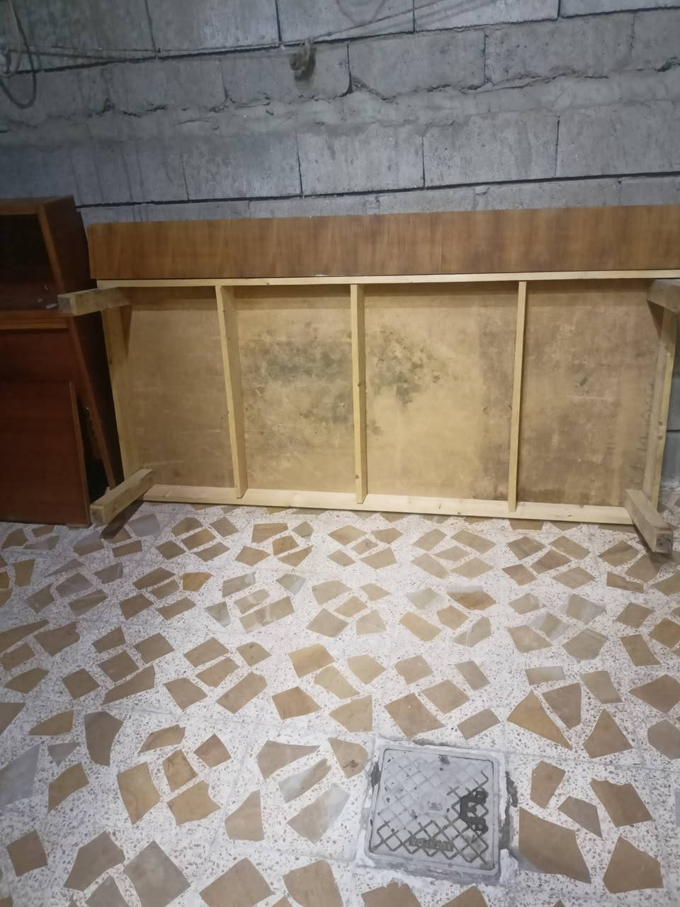 سلام عليكم تخت العبيع حل نضيف السعر 75 بااي مجل عنوان موصل حي الكرامه ***********
