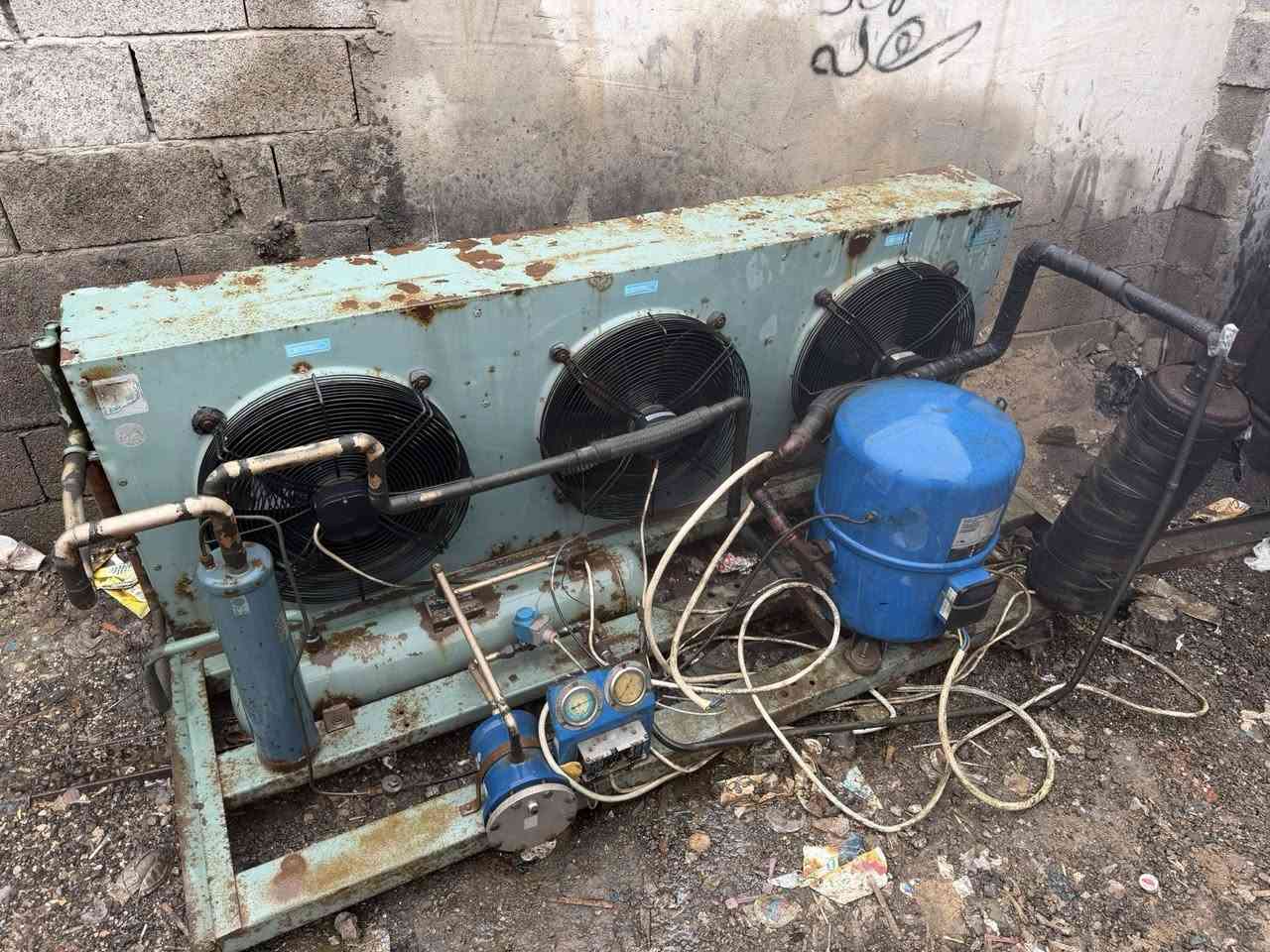 سلام عليكم بسب الوعود الكاذبه تم النشر جهاز 15 طن نظيف وا شغال هوه وا البورد وا باب مال براد الطول 210 وا العرظ 110 واهاذا صاحب الجهاز ما متواجد عله الفيس ***********
