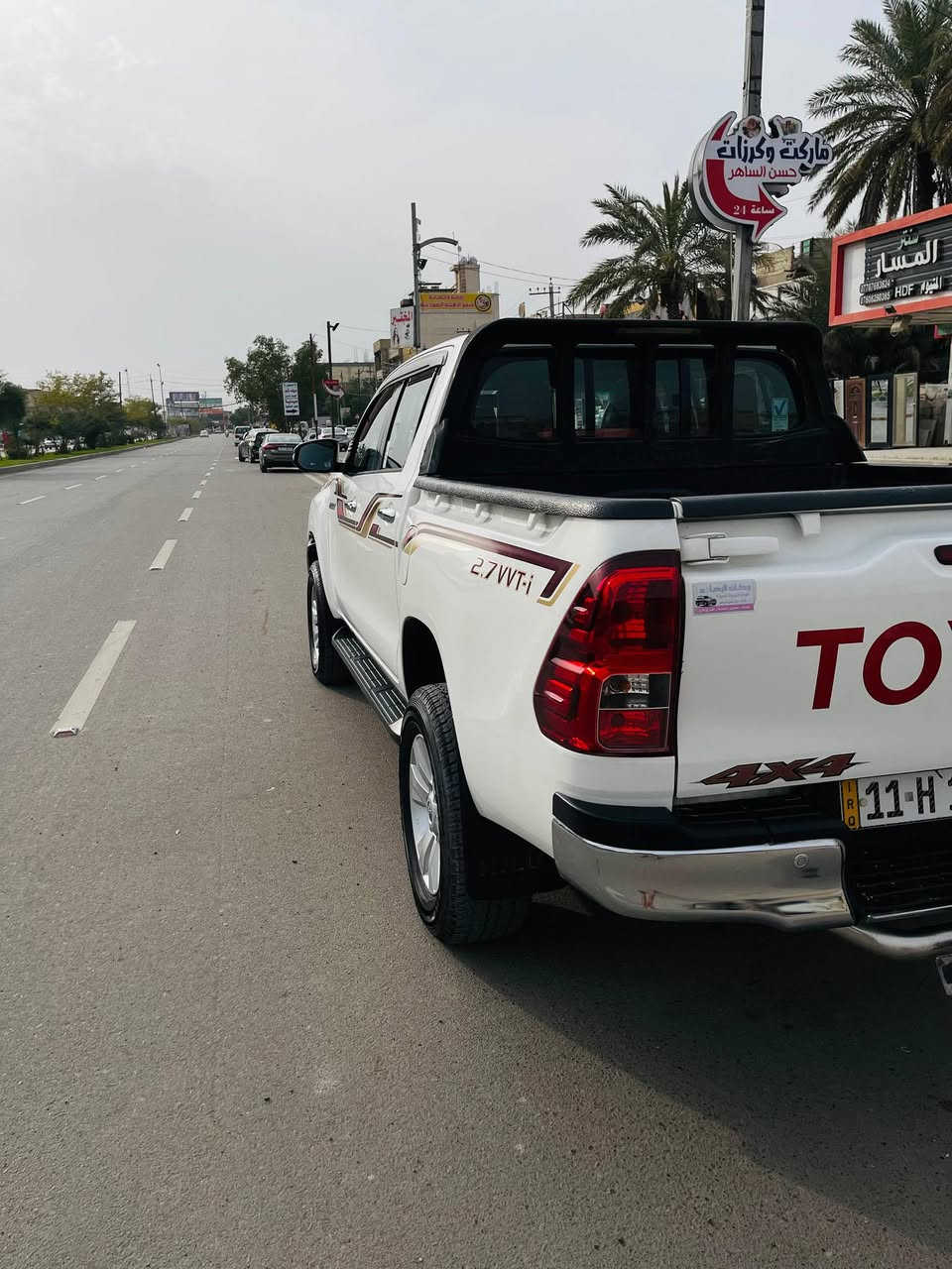 سلام عليكم للبيع او (المراوس ب امريكي فقط) 
للبيع تيوتا هايلوكس 2019 فور ويل 4*4✅
وارد خليجي✅
رقم بغداد انكليزي صفر غرامه✅
مكينه 4اسنلدر حجم 2700cc✅
كير اوتاميك و عادي✅
كير+ مكينه مكفولات✅
شواصي و تكم واكسل مكفولات✅
السياره مكفوله من الصبغ و التكحيل✅
كهربائيات السياره مكفوله بل كامل✅
تبريد ثلج بدون نقص غاز +تدفئه✅
لايت اصفر بلادي✅
بلوجكتر امامي خلفي بلادي✅
تخم تاير جديد قبل شهرين شديته✅
اسبير بلادي مال شركه بعده بل خط الأبيض ✅
ماشيه 126كيلو✅
وضعيات قياده (سبورت + ايكو + نظام اعتيادي)✅
جامات  كهربائيه + فقط السائق اوتو✅
تبديل الدهن فقط يم شركه توتاشي اليابانيه +ادامه بل كامل يم الشركه ✅
تبديل قطعه وحده فقط  اصلي من شركه تيوتا  وموضحه بل سونار✅
الإضافات⬇️⬇️⬇️⬇️⬇️⬇️⬇️
اسبيسر امامي و خلفي للجوانب (مظهر جماليه فقط) + ترفيع من الجانب الأمامي ( أيضاً مظهر للجماليه فقط) درع استيل امامي و خلفي+شاشه لمس نوع اصلي اندرويد + كامره + حساسات اضافيه للخلف+ صوت إنذار + GPS+ ارضيات جلد+ كشنات جلد+ هوك خلفي ✅
الموقع بغداد الزعفرانيه نهاية اربع شوارع✅
السعر 275 ورقه وبيه مجال قليل  للشراي فقط✅
الرقم ***********✅
الرقم الثاني ***********✅
متوفر واتساب في الرقم الثاني ✅
ملاحظة سونار يم مركز باشا أقوى سونار في بغداد ✅
