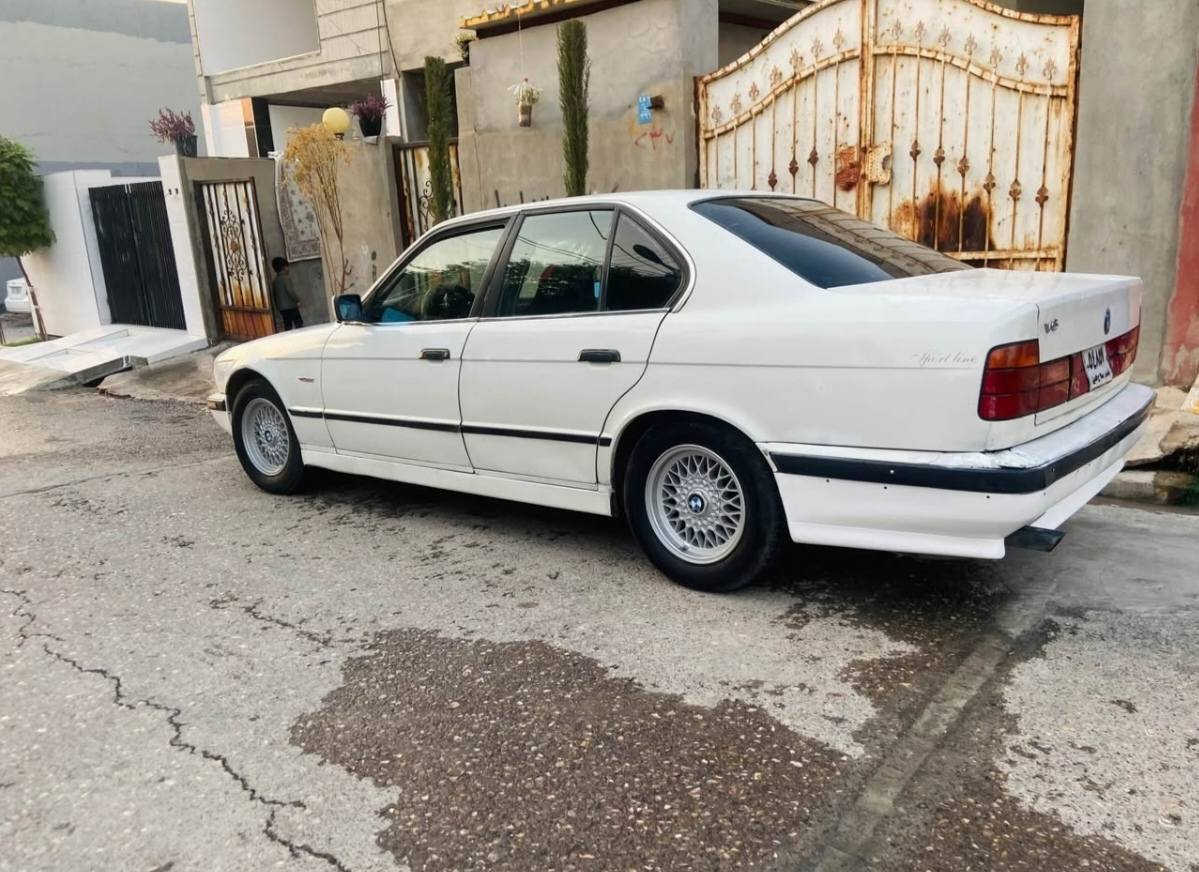 بيئم 520 كبس كير عادي مديل 92 محرك كير شرط طخم نضيف وايرمنيه كلها شغاله سياره بدون ضرر رقم صلاح الدين مصطره بأسمي سنويه لي 30 مداور ثاني يوم شعندك سياره مراوس نزلها ***********
