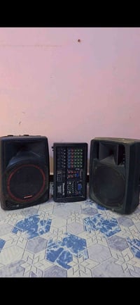 يالله السلام عليكم جهاز تندر مع سماعات عدد 2 للبيع السعر خاص او واتساب...