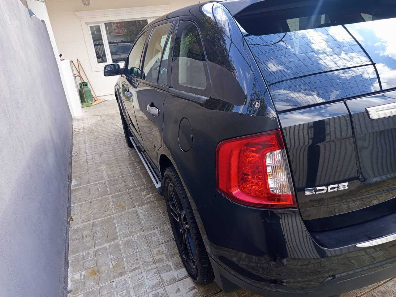 فۆرد ایدج 2011 بێ سبخ  دوو جێی بجوک ساد   غاز ئیتالی و بنزین هەزە و رەقم نوێ    اربیل  110 مجال    ***********
