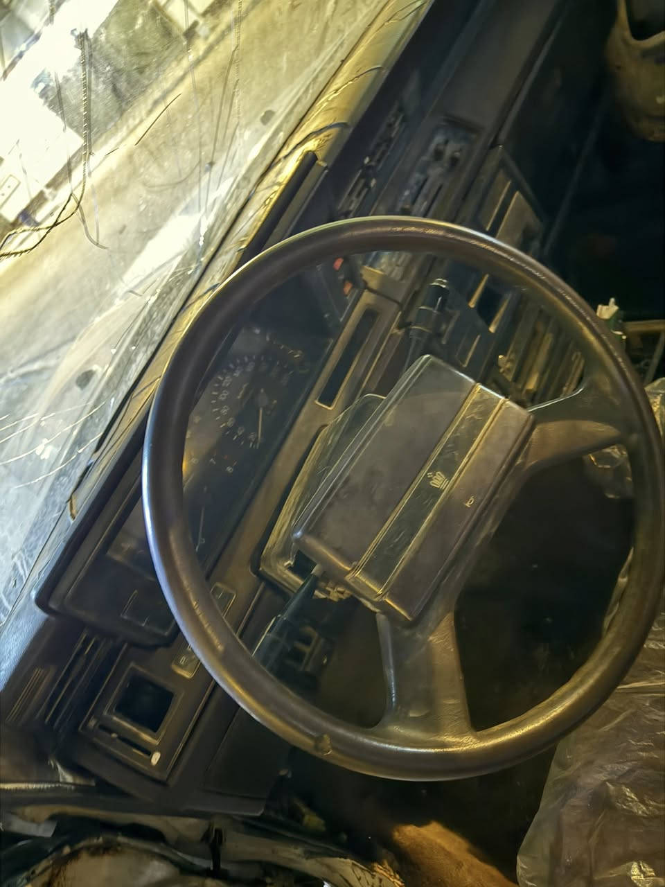 السلام عليكم
سوپر 1984 رقم مميز تاميم السيارة اصولية بس ما اندل راعيها السيارة شغالة محرك ابلادي بي بخار گير عادي باتري اي سي ديلكو توني شادة ابيع كوم حديد
السعر 17 مكانهة البصرة
***********
