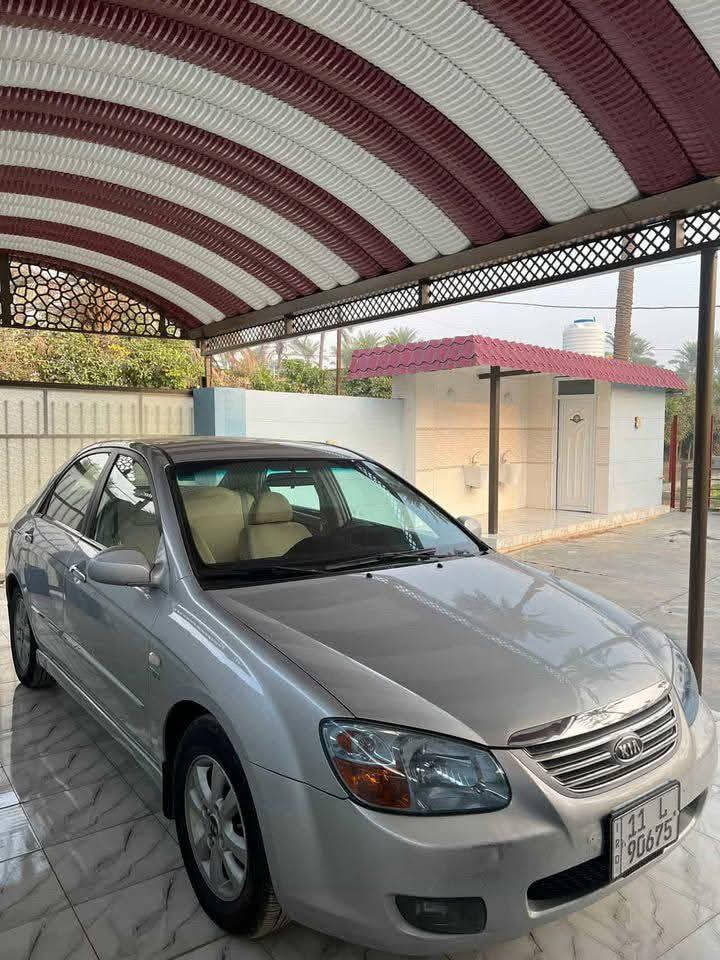 السلام عليكم  سيراتو للبيع ٢٠٠٧ خليجيه السياره مكفوله كفاله عامه رقم بغداد الدولي بسمي تحويل مباشر السعر ٩٥ وبيه مجال قليل مكان السياره واسط الصويره 
رقم صاحب السياره ‭٠٧٧٣ ٢١٥٤٩٥٨‬
