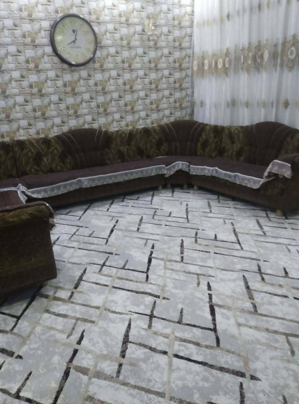 🔥دار للإيجار في هيما ستي بناء حديث 🔥

🔴مساحة 100 متر 

🟣مكون من طابقين 

🟤ط الاول مطبخ هول استقبال غرفة نوم صحيات ومناور 

⚫️ط الثاني غرفة نوم وهول وصحيات وبيتونا وسطح 

🔶ملاحظة ايجار الدار بدون اثاث 

🔵للاستفسار مراجعة المكتب او الاتصال على الأرقام 👇

#عروضات_مكتب_النبأ_السعيد_للعقار

☎️📞***********
☎️📞***********
