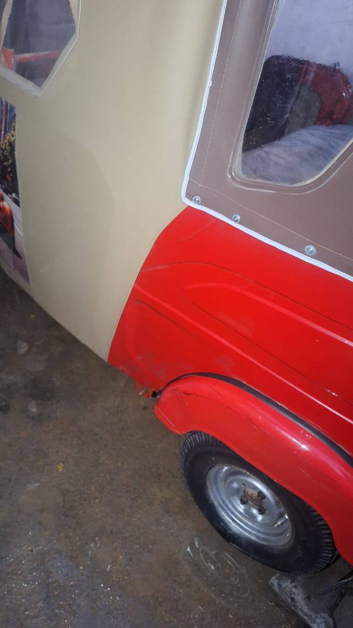 تكتك لبيع ٢٢ اوراق مكان كوت كشره مكفول صبغ ومعجون بيه باردات قليلات  وباغي كشر كدام عينك ومكينه مكفول تنقيص وتبخير علمن اوراق ستنساخ ضاعن الاصليات 
سعره ٥٠٠٠مليون 
مكان كوت 
***********
مكلف با نشر
