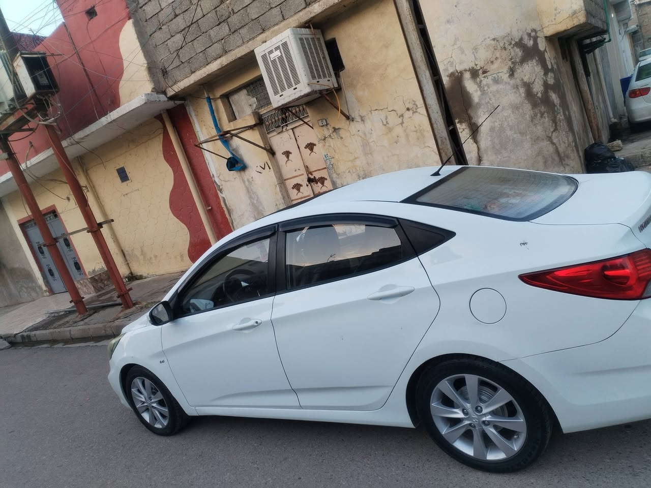 #للبيع
أكسنت مضلع 2013

سيارة نضيفة حيل محرك 16 جديد مال گصة ماصار شهر مشدود عليها ضررها قطعتين وملاحضات بسيطة سعرها 103وبيها مجال العنوان موصل الجانب الأيسر التواصل عالخاص وعالأرقام الموجودة ***********

***********
