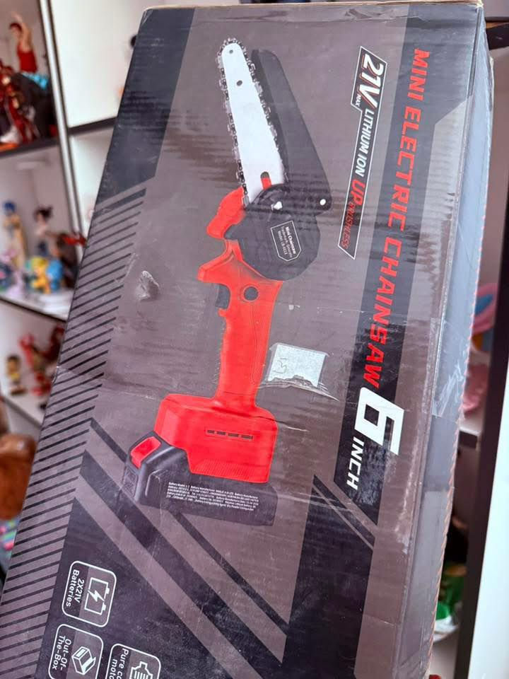 سلام عليكم 🫡 
حبايب 🌺🤍 تقليم كهربائي لاسلكي + منشار كهربائي صغير 6 بوصة بباقة وحدة متكاملة 💪

1🔹 مقص تقليم كهربائي
✔️ يعمل ببطارية
✔️ قدرة قطع من 18 مم إلى 25 مم
✔️ شفرات حادة + أمان مزدوج
✔️ خفيف ومريح بالاستخدام

2🔹 منشار كهربائي صغير (Mini Chainsaw)
✔️ محرك بدون فرش (Brushless) – عمر أطول وكفاءة أعلى
✔️ شفرة 6 بوصة
✔️ بطارية ليثيوم 21 فولت
✔️ مثالي لقص الأشجار والشجيرات والأخشاب الصغيرة

🌿 مناسب للحدائق، المزارع، وأصحاب المشاتل

القطعتين بسعر 35,000 دينار مع التوصيل 🤍🌺
🚚يوجد خدمة توصيل لجميع المحافظات


**إذا كنت صاحب هذا الإعلان وتريد حذفه لأي سبب، رجاءا أرسل رسالة إلى الدعم الفني**