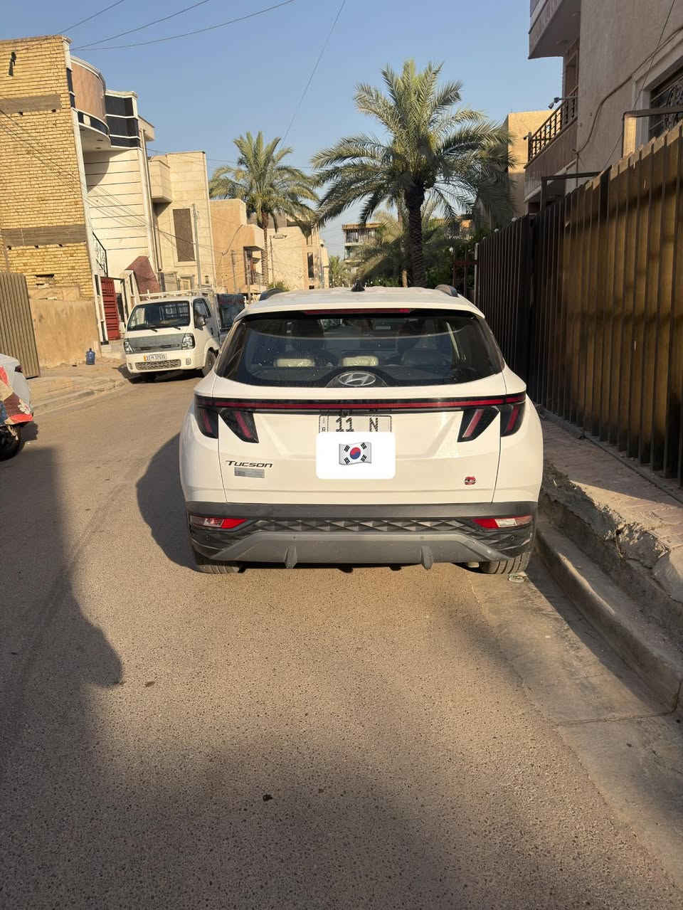 السلام عليكم 
توسان 24 خليجي للبيع 
سيارة مكفوله من كلشي ومواصفات الخليجي معروفة تجي فول عدا بانوراما 
ماشية 53 الف كيلو
رقم بغداد الإنكليزي بأسمي تحويل ثاني يوم

معلومات إضافية ممكن تفيدك :
1 السيارة نوعية تبديل دهنها هو شل وأخذه من الوكالة بالكرادة حصراً   
2 البانزين محسن او سوبر فقط فقط ابد ماشامه ولا تعرف شي اسمه بانزين عادي !! بحيث مرات محافظة ديالى مابيها محسن اجي لبغداد افولها وارجع 😁😁
3 سيارة نظيفه ومعتنين بيها حيل وبلادية ع وضع الشركة 
يعني مال بيت ع كد داخل المدينة ومرات اروح بيها لديالى ومرة وحدة لأربيل 
4 سيارة ماعليها اي غرامات واذا اكو ف اني أتحملها 🌹 

مكان السيارة بغداد - شارع فلسطين 
السعر 207$ وبيها مجال بسيط 
للأستفسار 
***********5
