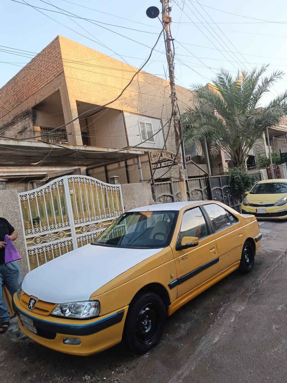 بيجو بارص  . موديل 2015
مابيه اي شي لا كص ولا تبديل ولاصبغ 
محرك كير فرنسي مكفولات 
صدر جديد 
تايرات زوج جدد زوج نص عمر 
صدر جديد سياره جاهزه وشغاله 
مكانهة بغداد دوره 
شرط تحويل  عليه هيئه ٢٠٠عليه 
سنويه ماساقطه 
تحويل شوكت متريد شرط تحويل
سعر30وبيه مجال بسيط 
***********

