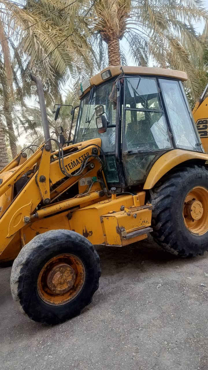 جي سي بي 
موديل 2000 مكينه عادي 
كير عادي 
رقم مشروع وطني بصرة بأسمي
السعر 135
المكان السماوة
للعلم المكينه حاليا بالعمل بيه تلحيضات بسيطه 
***********
