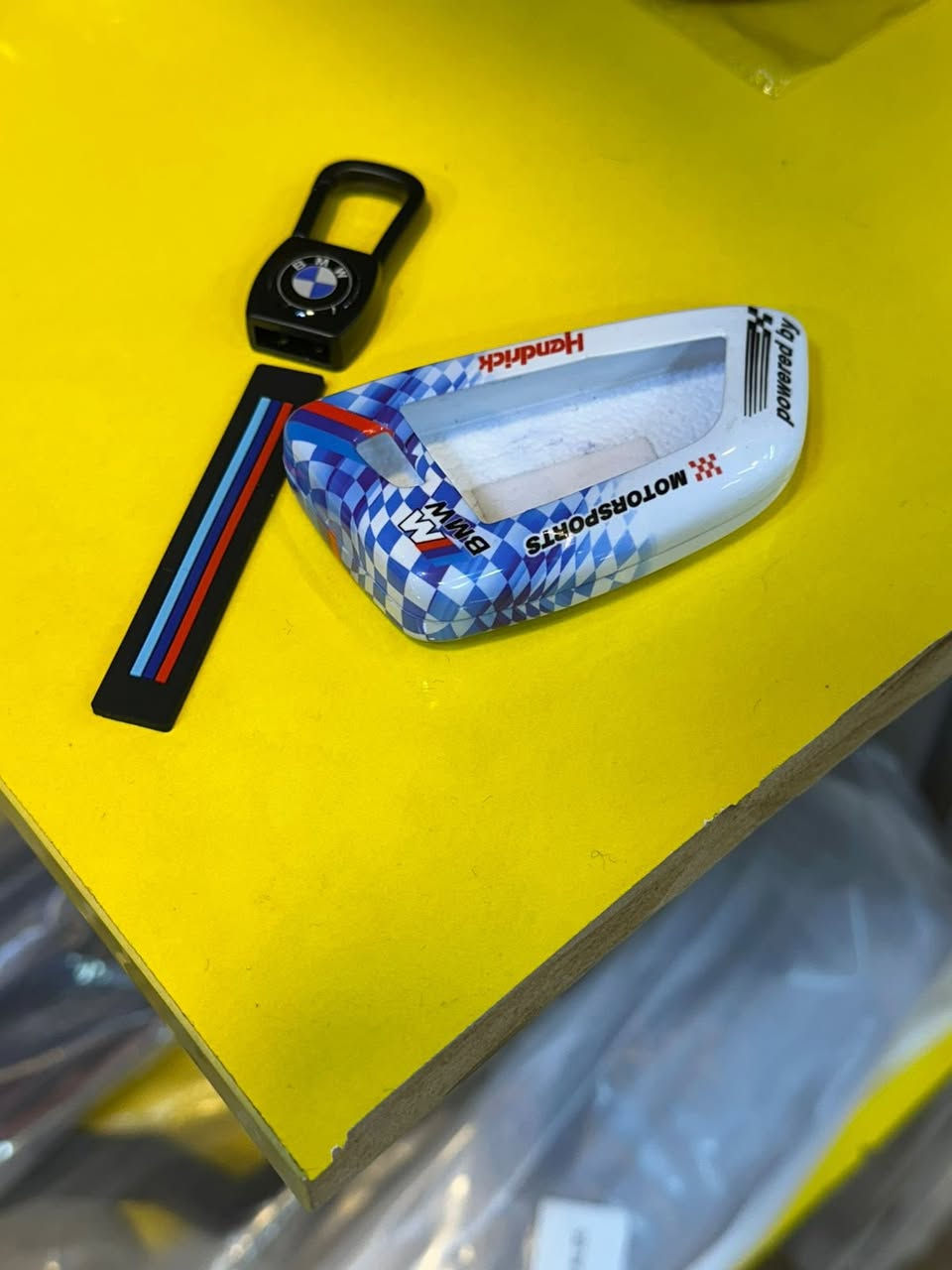 السلام عليكم من رخصة الادمن 
متوفر كفر بصمة bmw 
للاستفسار ***********📞📞
