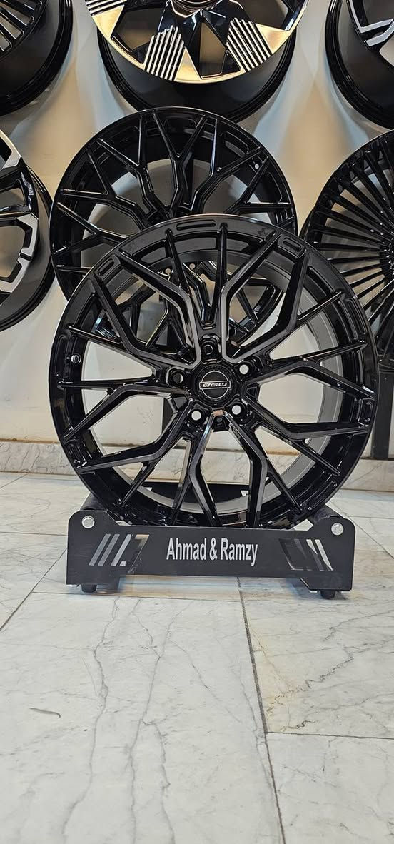 السلام عليكم 
ويلات حجم 18 و 19 
يرهمن جارجر و جالنجر 
جديده تايوان 
احمد و رمزي شارع فلسطين 
***********
