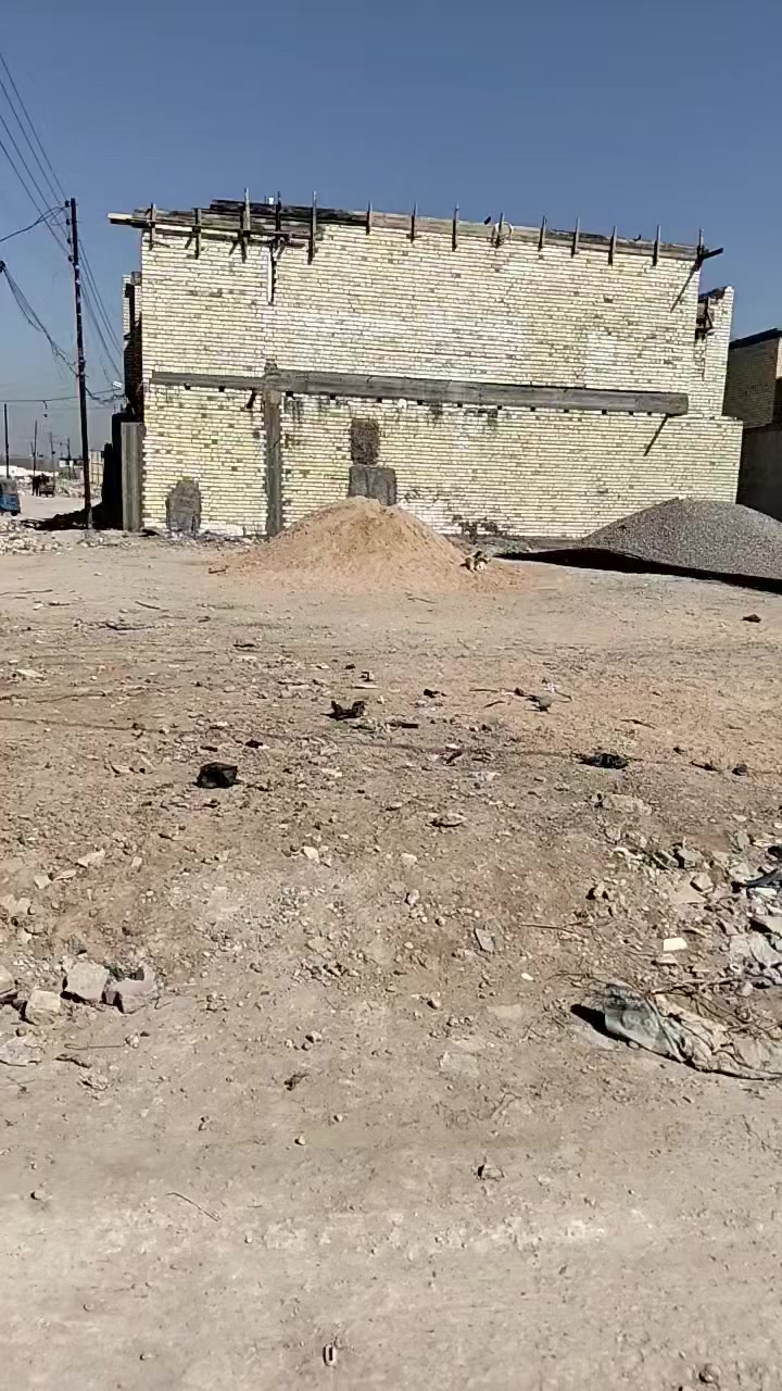 للبيع 50 م سعر 33 ضباط ثانيه زراعي بلديات بظهر معسكر البلديات استفسار ***********
