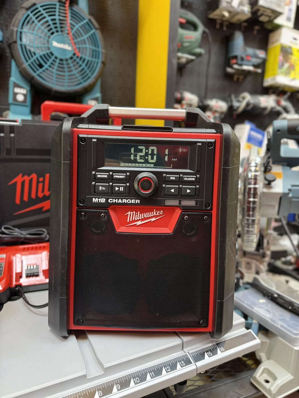 متوفر سماعة سبيكر ميلوكي + شاحن بطاريات
اصدار حديث
مكان مخصص لتلفون
Fm
Am
بلوتوث
AuX 
منفذ USB 
مطكاكة
متوفر كامل او فارغ 

🔹للاستفسار او اتصال : 
خاص او على ***********

🔹متوفر خدمة توصيل

تيك توك www.tiktok.com/@userdcp33jbafs

موقع المعرض Use Waze to drive to العمل, شارع الاورزدي, Baghdad, Baghdad Governorate: https://waze.com/ul/hsvzt6tqvu

https://www.messenger.com/channel/.              رابط القناة 100064652867699
