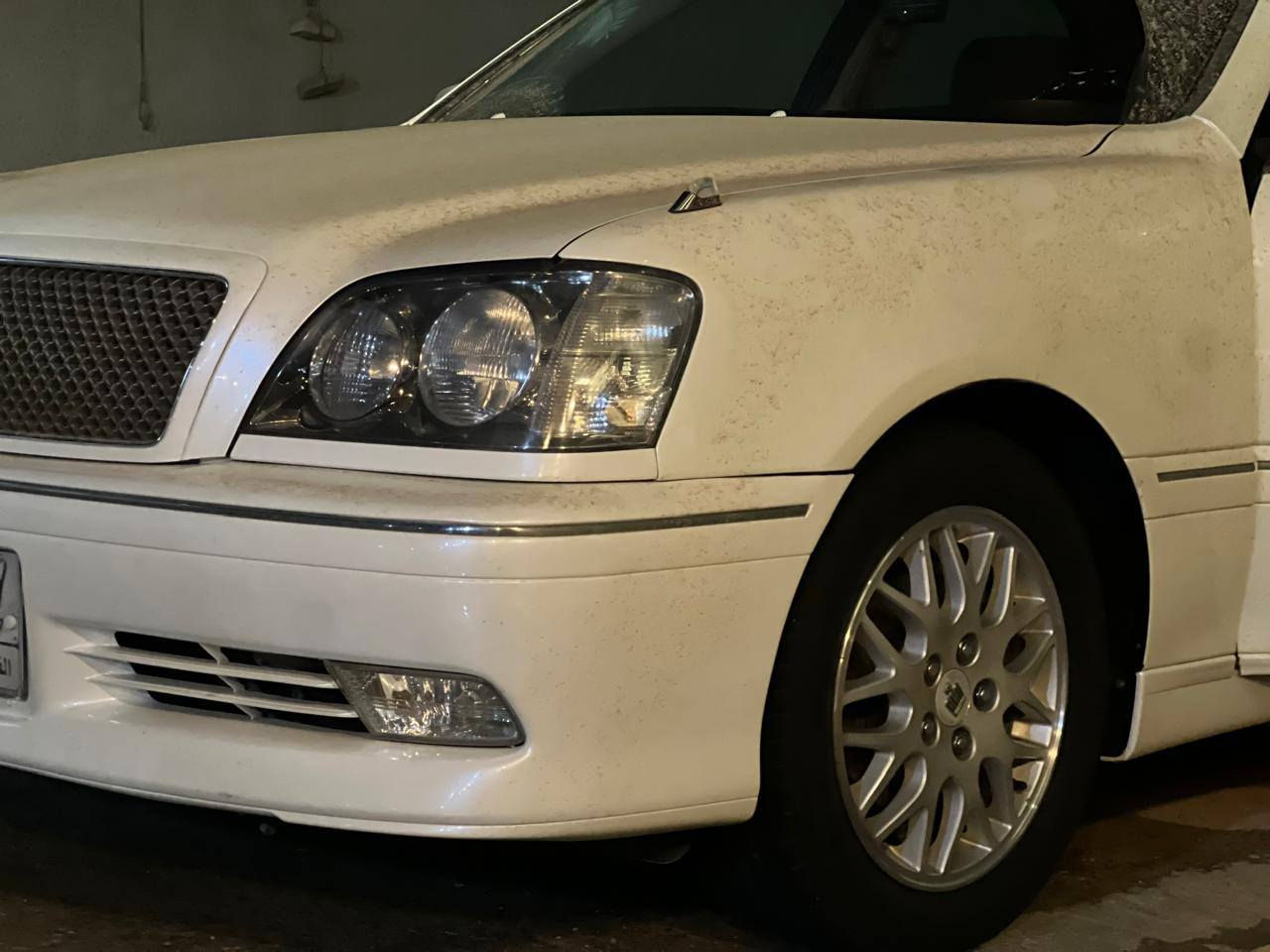 ملكه ابيض صدفي كرستال اصل شاصي 75 دي فور الكبير كفاله عامه من الگص والصبغ  ودحجه وزلغ  جديده على وضع الشركه السعر77 وبيه مجال  نا صريه مركز   اتصال متوفر واتساب  ***********
