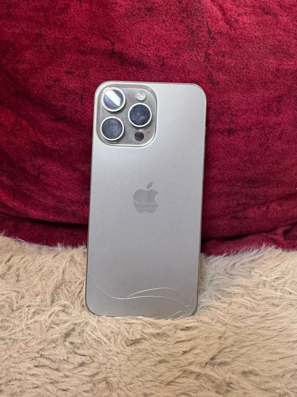 السلام عليكم
ايفون 📱 15 برو ماكس 
جهاز نضيف بي فطر بالضهر
بطارية 🔋 87
ذاكرة 512
مابدل شي بي
السعر مليون و100


**إذا كنت صاحب هذا الإعلان وتريد حذفه لأي سبب، رجاءا أرسل رسالة إلى الدعم الفني**