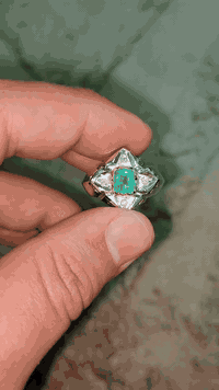 زمردة كولمبية • ٤ ماسات • طلاء روديوم