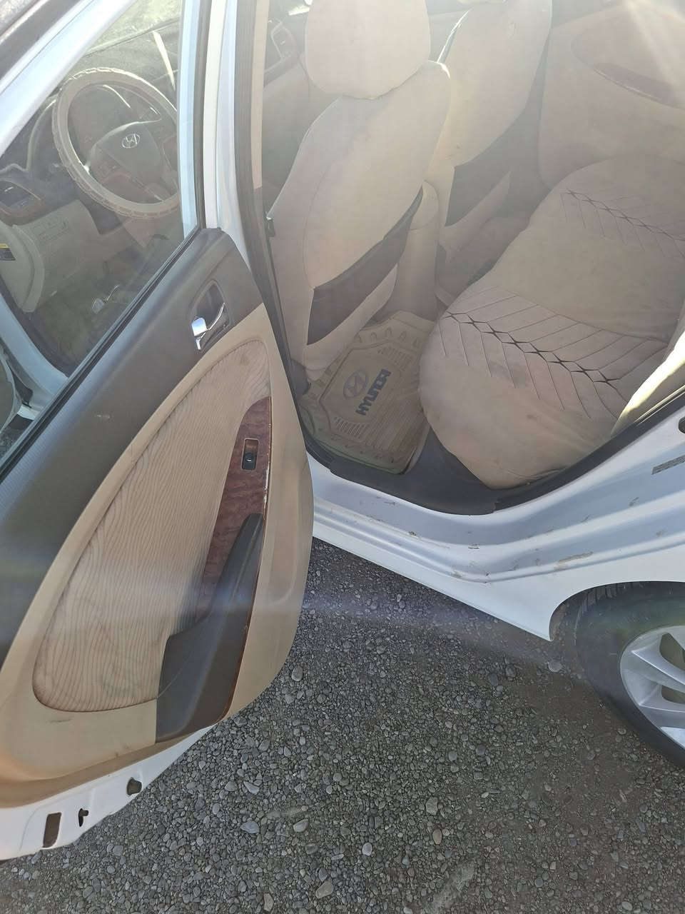 السلام عليكم
اكسنت ٢٠١٤ بسمي ضرر جامل وربع بنيد وباب السائق رش فقط بدون دواخل وبدون ارباك  والسونار مرفق مكفول لغد وشاصي وكير ومحرك وحتى الصدر هم تخم تايرات جديد مكاني بعقوبة الرحمة السعر ٩٧ وبي مجال حك الجية ***********
