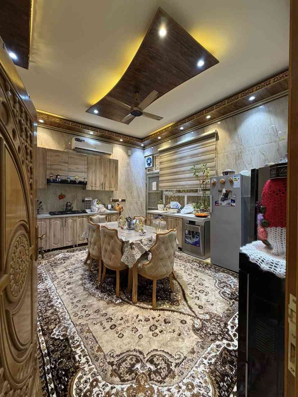 دزي هذا المنشور الرجلج وكليله اخذلي هذا البيت وهنا راح تعرفين يحبج لولا 🌝

للبيع بيت بكربلاء 200 متر مع الاثاث العنوان حي نصر جهة صحفين طابقين 5 غرف نوم 
***********
