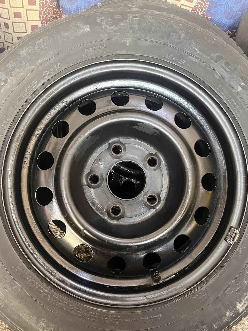 السلام عليكم 
تخم ويل ١٥ اصلي مع تخم تاير نظيف كلش
السعر ٢٠٠وبيهن مجال


**إذا كنت صاحب هذا الإعلان وتريد حذفه لأي سبب، رجاءا أرسل رسالة إلى الدعم الفني**