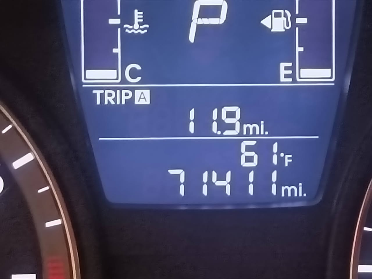 السلام عليكم
اكسنت أمريكي محرك 1600 بدون تبديل ولاه ايرباك ليبل واحد كير محرك صدر كله جديد بسمي هزة جديد مكاني بغداد البلديات ماشية 71 تقريبا  السعر 90 وبيه مجال بسيط *********** احمد موديل 2016 حادثه جاملغ خلفي صفحة السايق القبق جنطه بي صبغ  قطعتين فقط سيارة كلش نظيفه وممتعوبه
