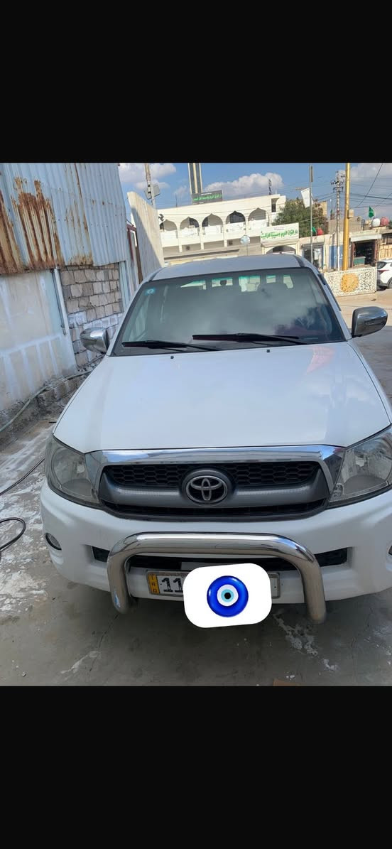 السلام عليكم بيكم هايلوكس موديل 11 سياره شركه العامه 
كير عادي رقم بغداد سياره جديده ماشيه 130 مكينه مامفتوحه مكاني بغداد مستعجل عل بيعه شراي يتصل السعر 138 وبيها مجال ***********
