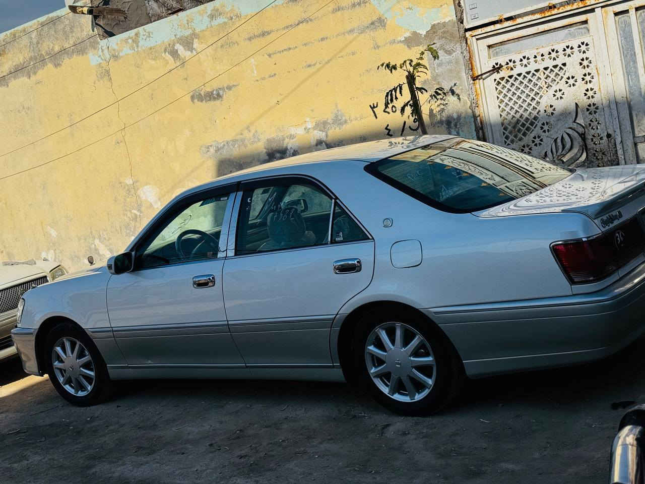 للبيع فقط
ملكه فول عده الفتحه 

اربع دكم

تبريد سبلت

تبريد خلفي 

ثلاجه خلفيه

تحكم خلفي شغال

كامره خلفيه

ويل نجمه اصلي

برده خلفيه بلاد

سستم سمعات فد شي 

دمام خلفي

دبل شاشه كرستال 

اشاير بل مري 

مري شفط

اي بي اس شغال 

D4الجبير

شاصي 75المرغوب

كير مكينه مكفول

تخم تاير جديد حداديه جديده شرط الف متخسر عليه 

السياره كفاله عامه من كلشي ع وضع الشركه 

مداور ثاني يوم سنويه باسمي مشروع وطني رقم انبار
السعر 155 وبيها مجال  ***********
