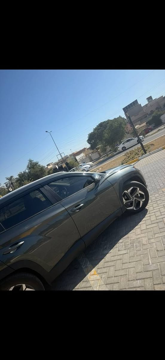 توسان موديل 2022
وارد امريكي مصلح وكامل 
حادث مرفوق بل منشور + رقم الشاصي 
السعر130$
بدون لوحات 🎇🎇🎇
مكان السياره بغداد حي الجهاد 
الاستفسار 
***********
