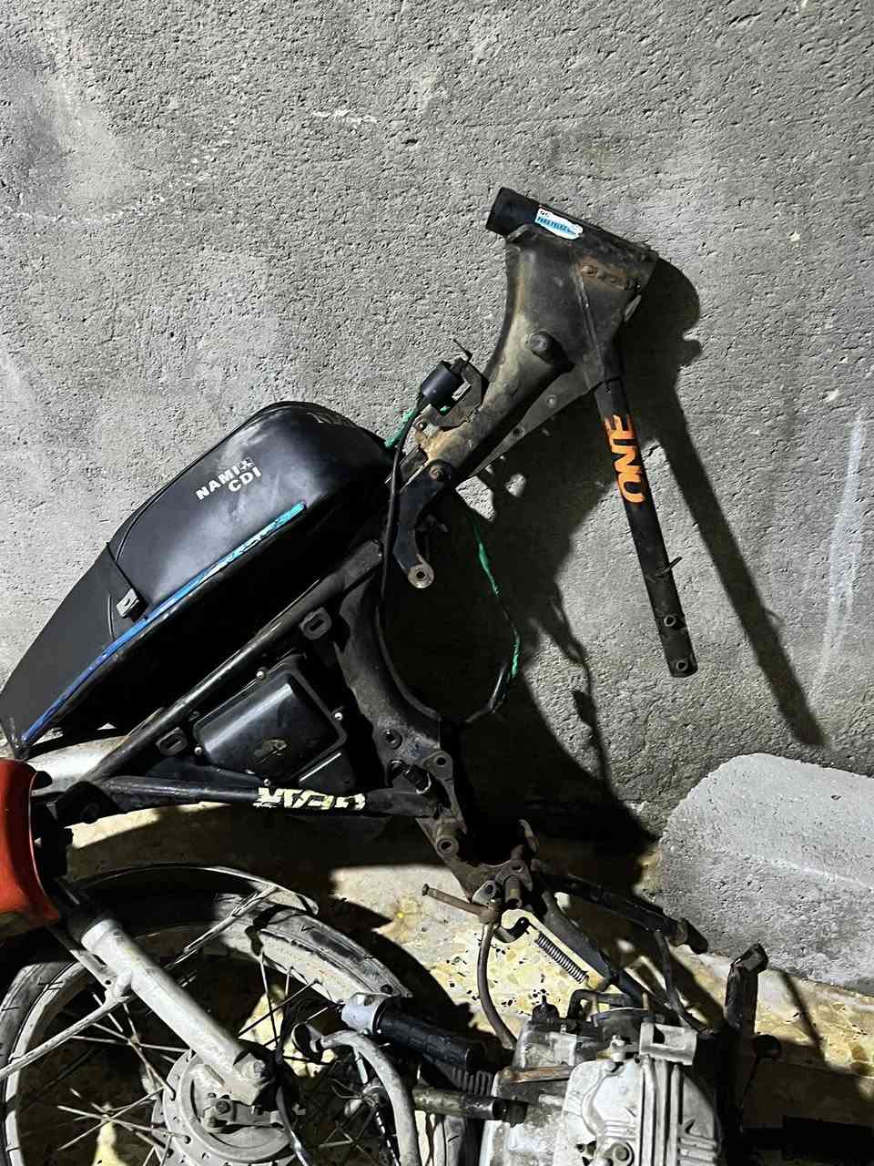 شاصي لبيع 15الف بوريه سمينه قفل15رقمي***********
