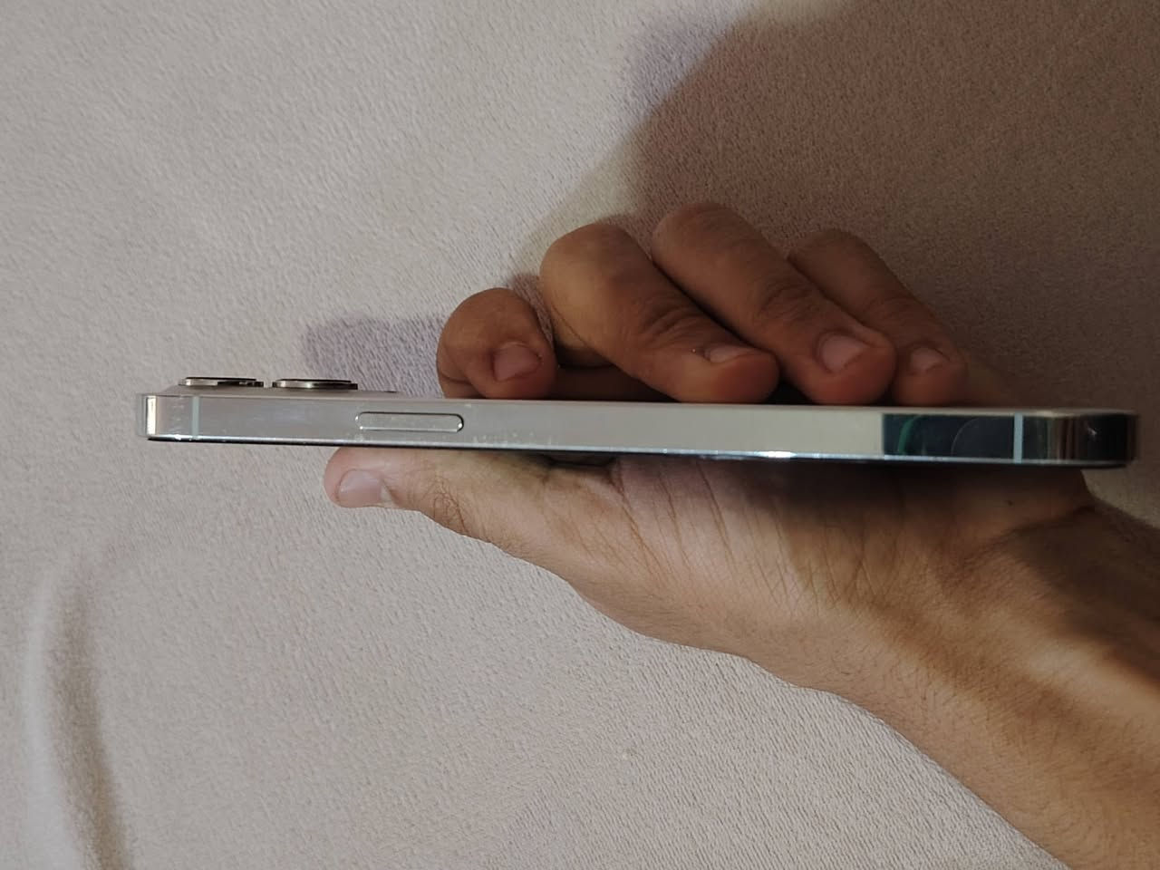 السلام عليكم
ايفون 12 برو ماكس 
نضيف. مكفول 
التلفون وتر ما مفتوح كلشي بي بلادي 
بطاريه 82 
ذاكره 256
السعر 550 وبي مجال 
الستفسار على رقم. ***********
