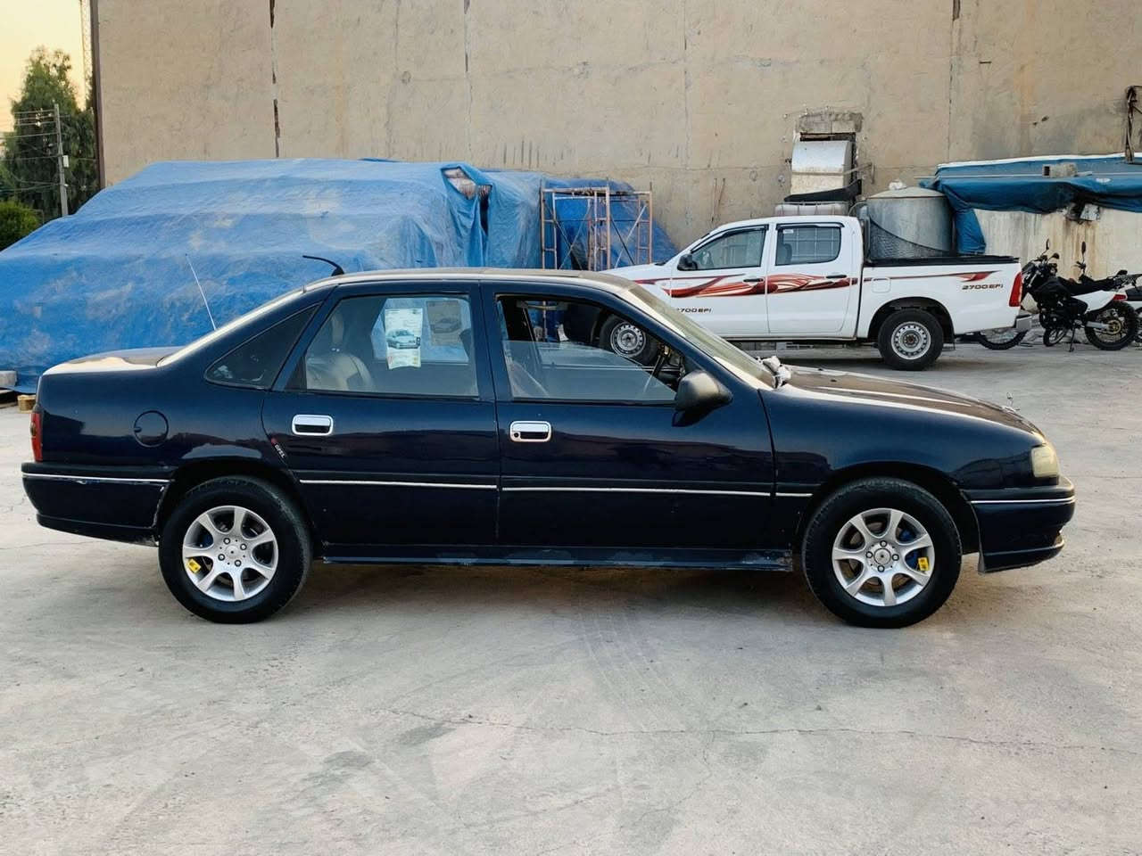 سەرەتا بەناوی خوای گەورە 
ئۆپڵ ڤیکترا مۆدێل 1990 
گێڕو مەکینە و تەقە و ڕەقەو کارەبای گشت گیانی بەشەرت
ئاڕم پلاستیک هەولێر ڕەقەم شانسی و هەموو شتی بەشەرت
سەیارەکە بۆیاغ عامە بۆ جوانی 
بێ دەعم بێ لێدان موس و بڕاوەو گشتی بەشەرت
چوار تایە و ویلی لۆکی لە ژێرە تازە بۆی بەستراوە
بۆ زانیاری زیاتر پەیوەندی بکەن خزمەت دەکەین
ژ.م *********** كويسينجاك, أربيل
