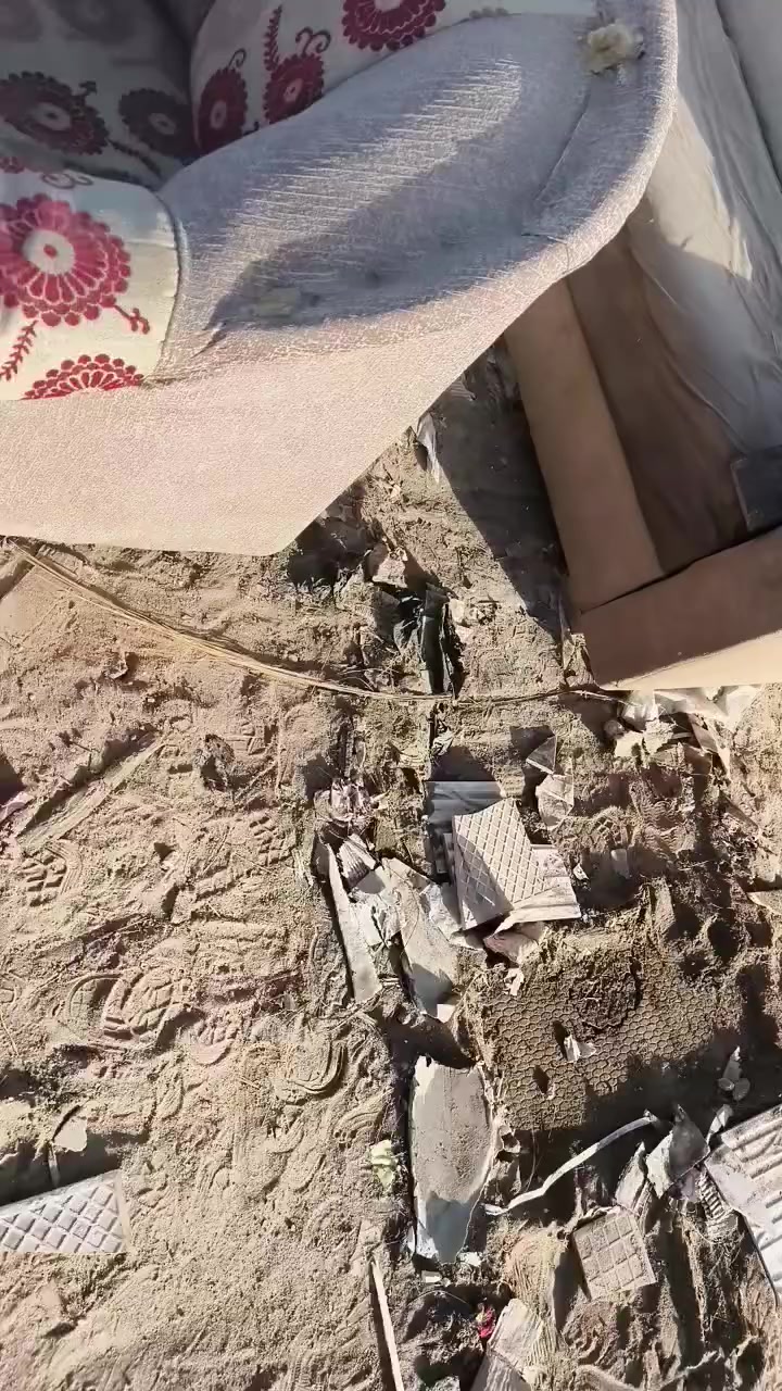 قنفات للبيع تعبانات يحتاجلهن ترتيب مثل ما واضح بالفيديو السعر مناسب جداااا
١٥٠وبيهن مجال العنوان كربلاء شارع النجف عمود ٧٩٥
***********
