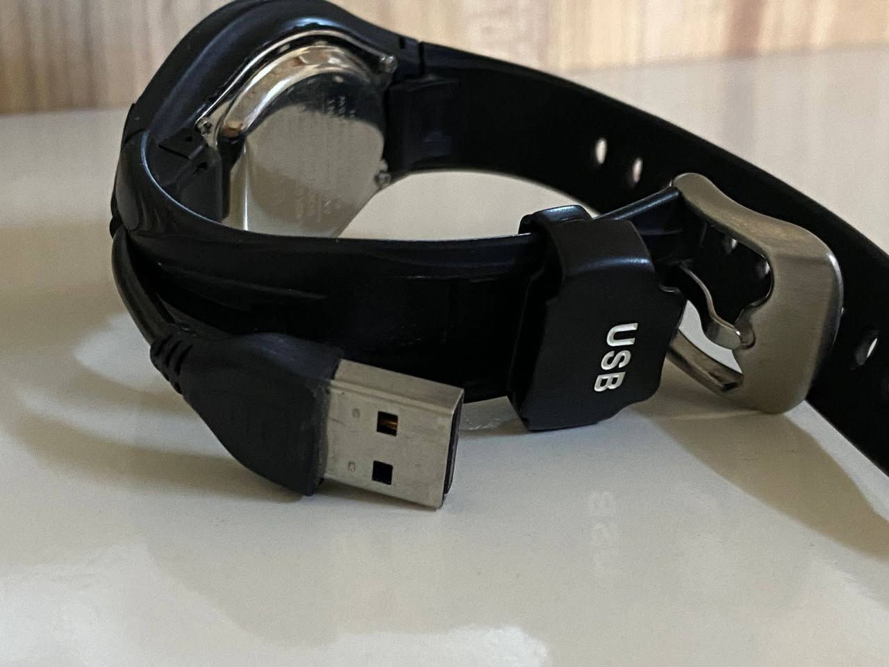 ساعه ياباني اصلي باله USP الساعه تحتوي على ذاكره 256 وتكدر تخزن بياناتك الخاصه بالساعه نظافتها عاليه وبيها مميزات اخرى شغاله الساعه مضبوط سعرها 65 الف


**إذا كنت صاحب هذا الإعلان وتريد حذفه لأي سبب، رجاءا أرسل رسالة إلى الدعم الفني**