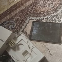 ايباد 9ذاكرة 64 كامل مكمل ملحقاتة والكارتونة والشاحنة الاصلية مالتة ال...