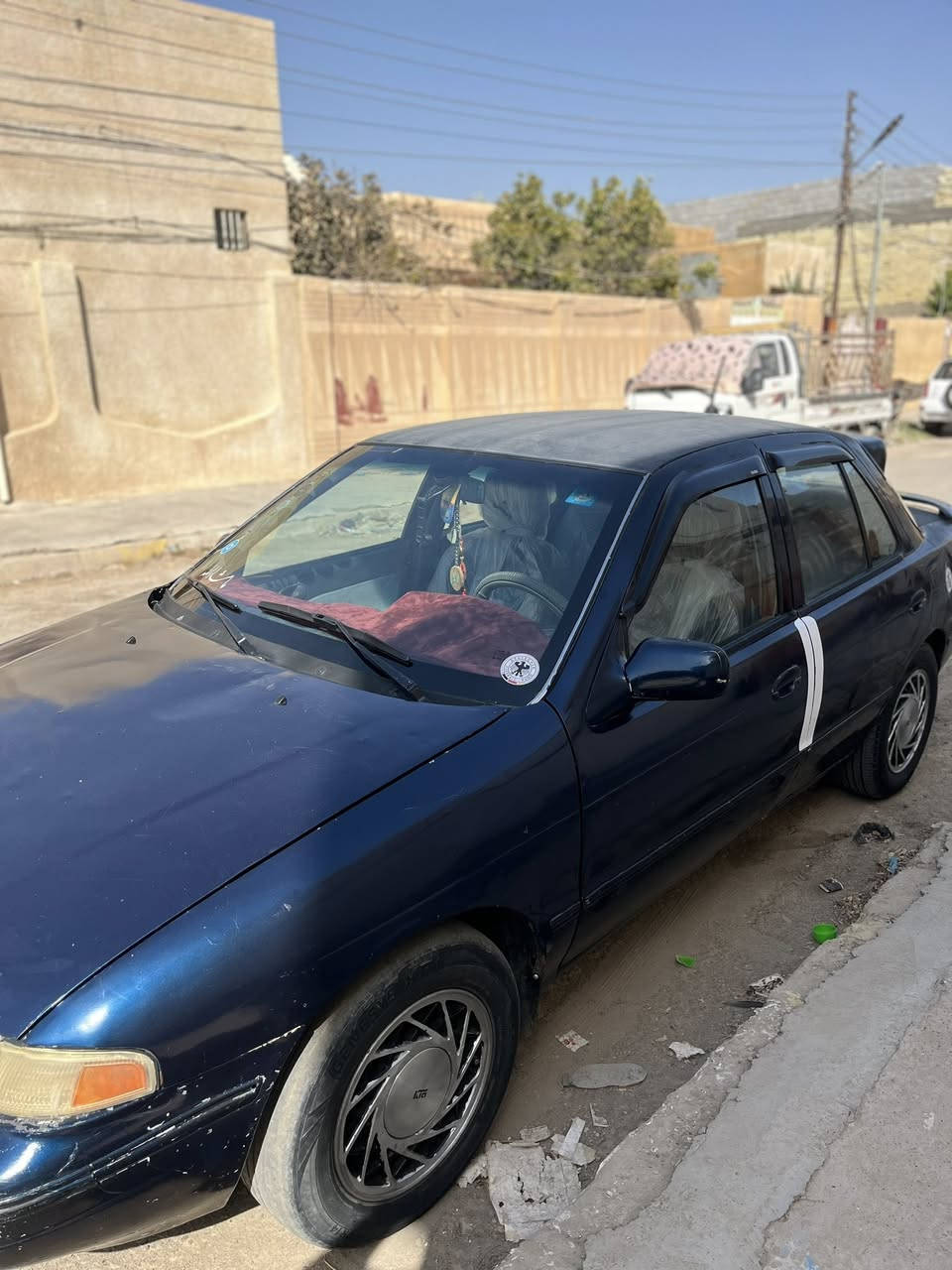 السلام عليكم .. كيا سيفيا موديل 93 رقم ديالي الماني وبيها سنويه كلشي كامل وسياره نظيفه مامعوزه اي شي  وكدامكم بصور السعر ب 30 ورقه وبيها مجال لناس الطيبه (***********) للاستفسار
