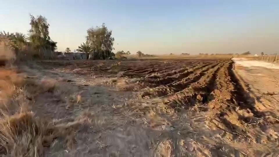 آرض للبيع كلش حلوة ومخدومه تحويل مباشر طابو سند/٢٥/آرض كلشي متوفر بيه ماءً سقي ماءً اساله كهرباء تبليط مساحه الارض /٤/دونم تباع حسب طلب كله او تقسيم  عنوان بغداد اليوسفيه جسر صبار بئر الحمام


**إذا كنت صاحب هذا الإعلان وتريد حذفه لأي سبب، رجاءا أرسل رسالة إلى الدعم الفني**