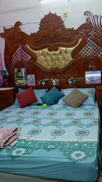 سرير • أثاث • غرفة نوم