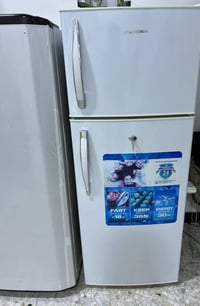 ثلاجة مستعملة • شغالة • توصيل موجود