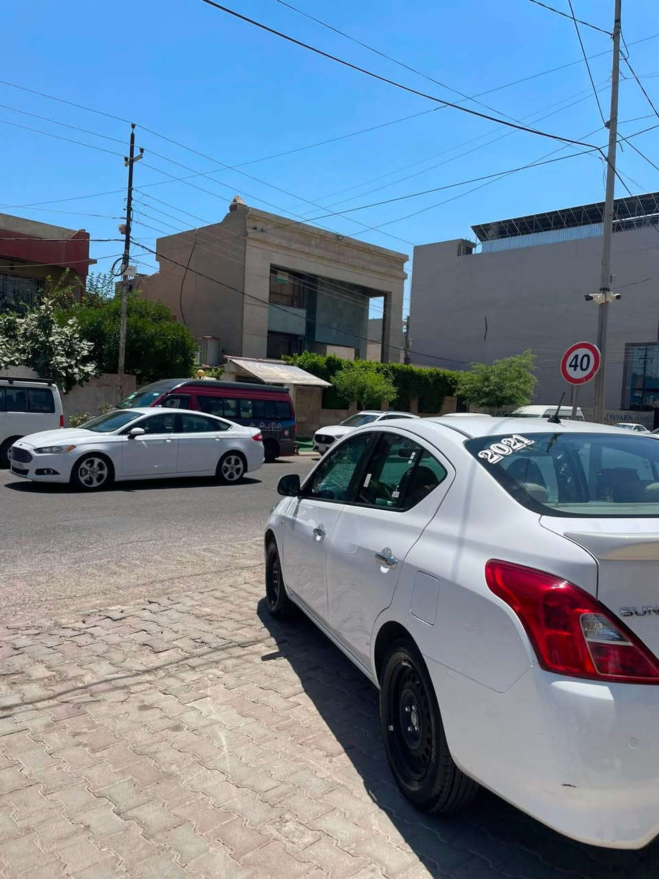 Sunny.     
Model       2021 

بێ سبوغ 
دەرگا و چاملغ بیلاد گۆڕاوە 
سێ جێگای بچووک تعدیل 
بێ ناو گرتن، بێ ئێڕباگ 
ڕۆیشتن ٢٠٠ هەزار کم 
ڕەقەم و سەنەوی ٢٠٣١
گێڕ و مەکینە کەپس 

نرخ / ٩٩ $
*********** أربيل, العراق
