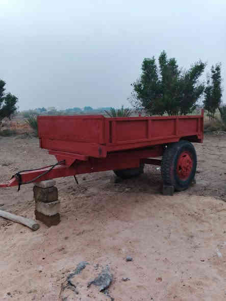 سلام عليكم عربانه سكندريه للبيع شرط تكلب جاهزه جك وصونده جدد تايرات جدد بديهه نظيف كلش مكان ناصريه الفهود الشراي يتصل وبخدمته ***********
