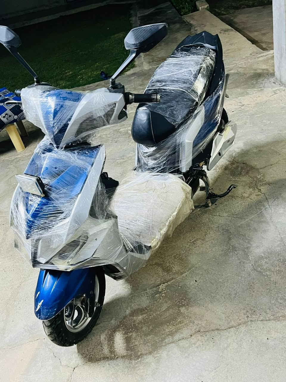 السلام عليكم موطور سكنس شحن للبيع كامل مكمل 6 بطاريات جدد 2000 واط للموديل 2024 يمشي 85 حقيقي الموطور سعر خاص ✨
مكان صلاح الدين قضاء العلم 
للاتصال ***********
