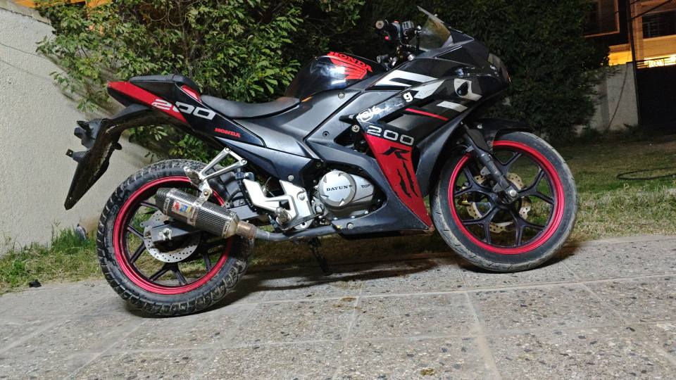 السلام عليكم دراجه دايوان ار 200 ما بيهة نقص سويج بصمة مكاني بغداد الغزالية رقم *********** سعر 1500 مليون وخمسمائة ألف بغداد, العراق
