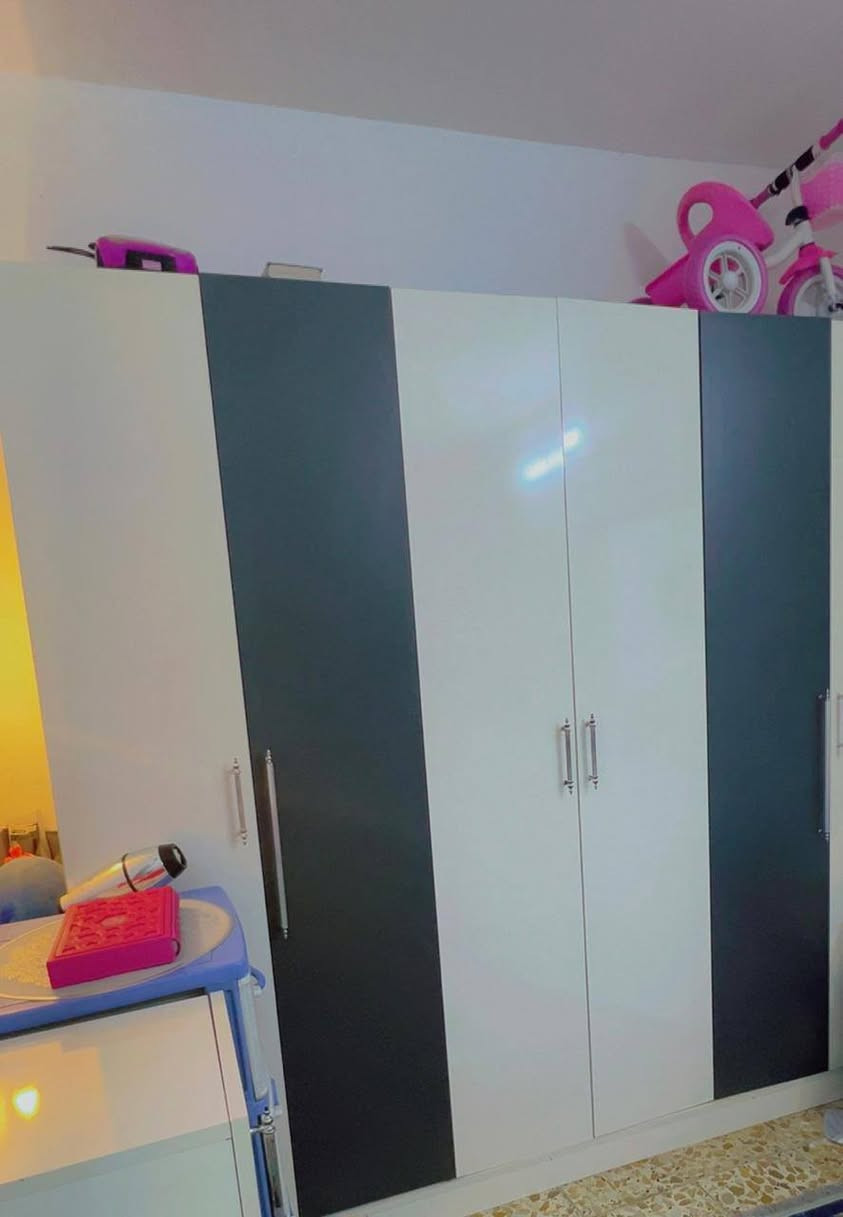 غرفة اخشاب 6 قطع نظيفة جدا مكاني العطيفية السعر 400 الف ***********
