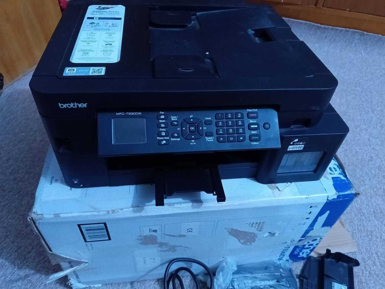 طابعة برذرT930 استخدام نظيف شرط ما داخلة تصليح 
مواصفلتها
. طباعة وجهين دوبلكس
. سرعة طباعة 16 نسخة بلدقيقة بلوجهين واسرع على وجه واحد 
. درج 150 ورقة ودرج خلفي للصور 50 ورقة الى وزن 300 
غرام
. طباعة من الحاسبة والموبايل 

. دقة ​تصل إلى 1200 × 6000 نقطة في البوصة (DPI)(هذه الدقة العالية تضمن تفاصيل ممتازة وطباعة واضحة جداً للنصوص والصور).

​دقة المسح الضوئي 
​ 1200 × 2400 نقطة في البوصة (DPI).

كامل الملحقات موجودة 
 مكانها رميثة 
السعر 225 الف والتوصيل موجود


**إذا كنت صاحب هذا الإعلان وتريد حذفه لأي سبب، رجاءا أرسل رسالة إلى الدعم الفني**