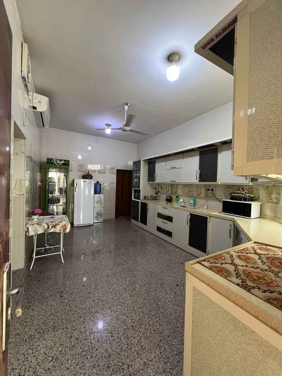 السلام عليكم دار للبيع او مراوس
المساحه : 420 م طابو صرف 
الموقع : بابل قرب كلية العلوم للبنات 
لأستفسار : ***********
