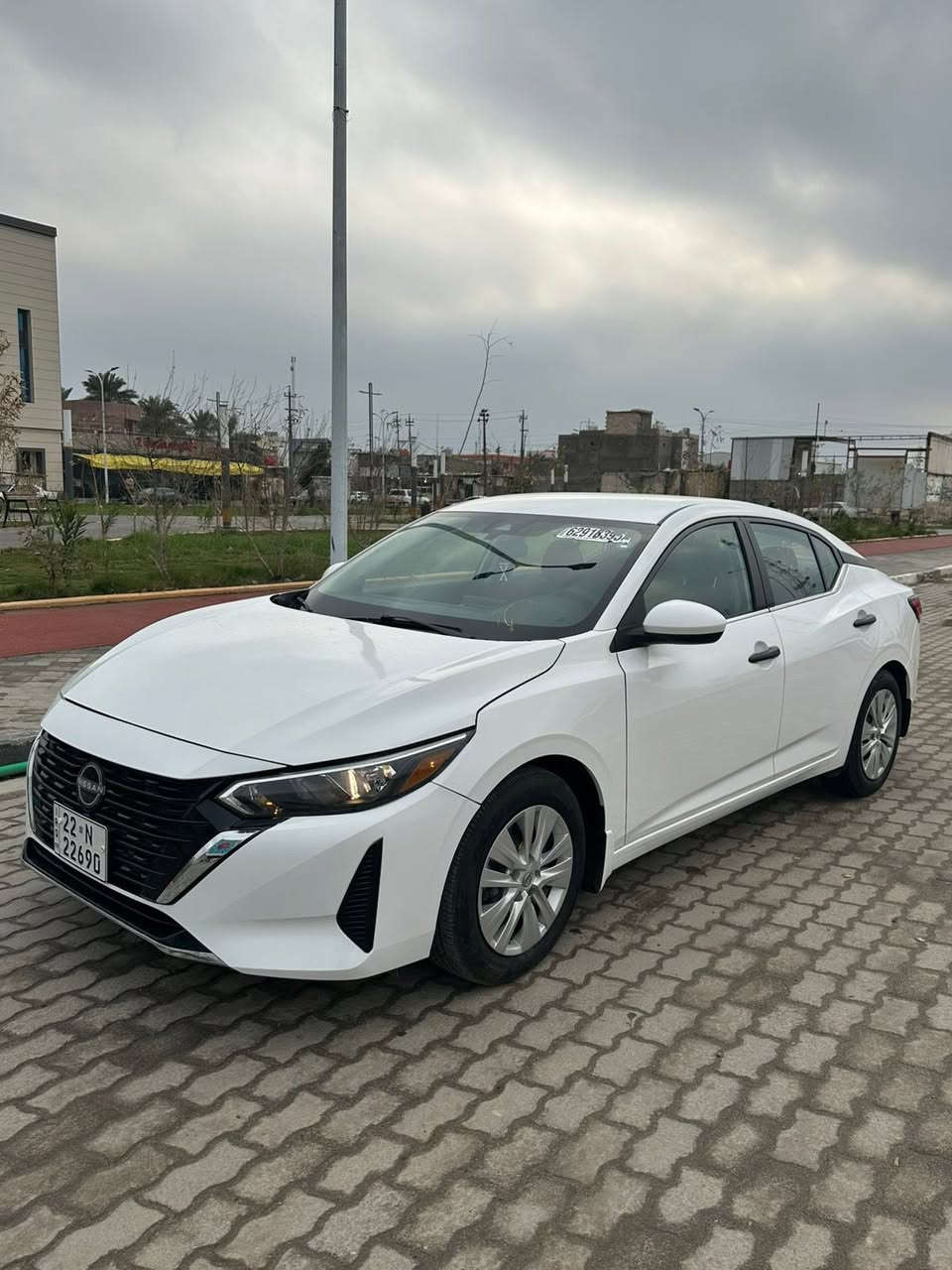 نيسان سنترا 
مديل 2025 وارد امريكي رقم اربيل وكالة أو تحويل  تسجيل جديد هزه جديده .
مواصفات sv معروفه لون ابيض السياره جديدة وجاهزه من كلشي ماشيه 5000 زيرو تعتبر بوضع الشركه حادثه حلو بدون شواصي لغد شاصي كله مكفول  .
حادثها بنيد فقط مصبوغ .
سعر السياره 150 وبيها مجال 
عنوان البصرة الجنينة 
           ***********
