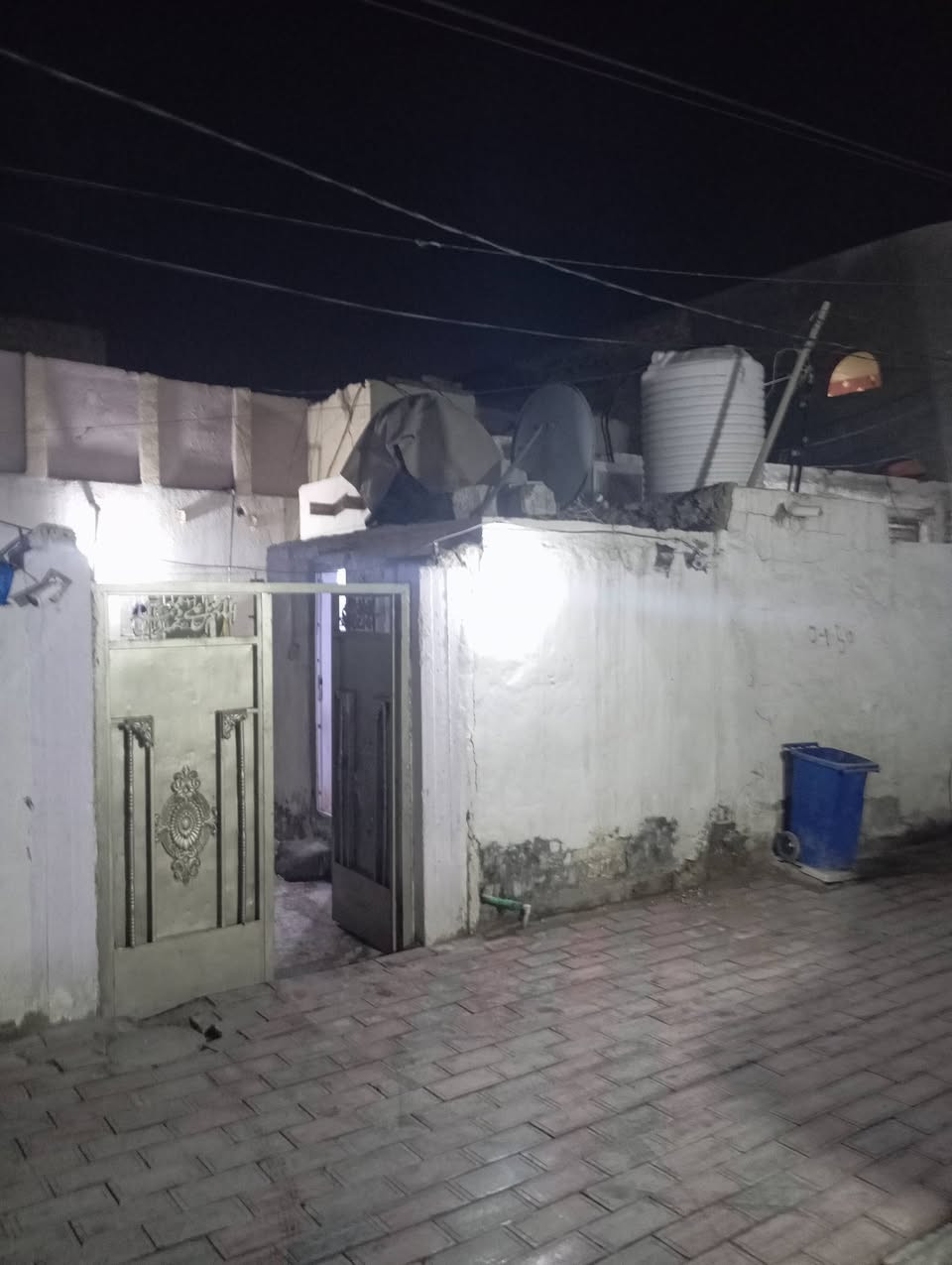 سلام عليكم ٣ مشتملات للبيع المساحه ٣١٥ طابو صرف طويريج شارع البلديه فرع العلوه السعر ١٢٠ مع المجال 
عنوان المكتب شارع البلديه مقابيل علوة المخضر قرب جامع الامام الصادق مكتب ابو يزن 
***********
***********
